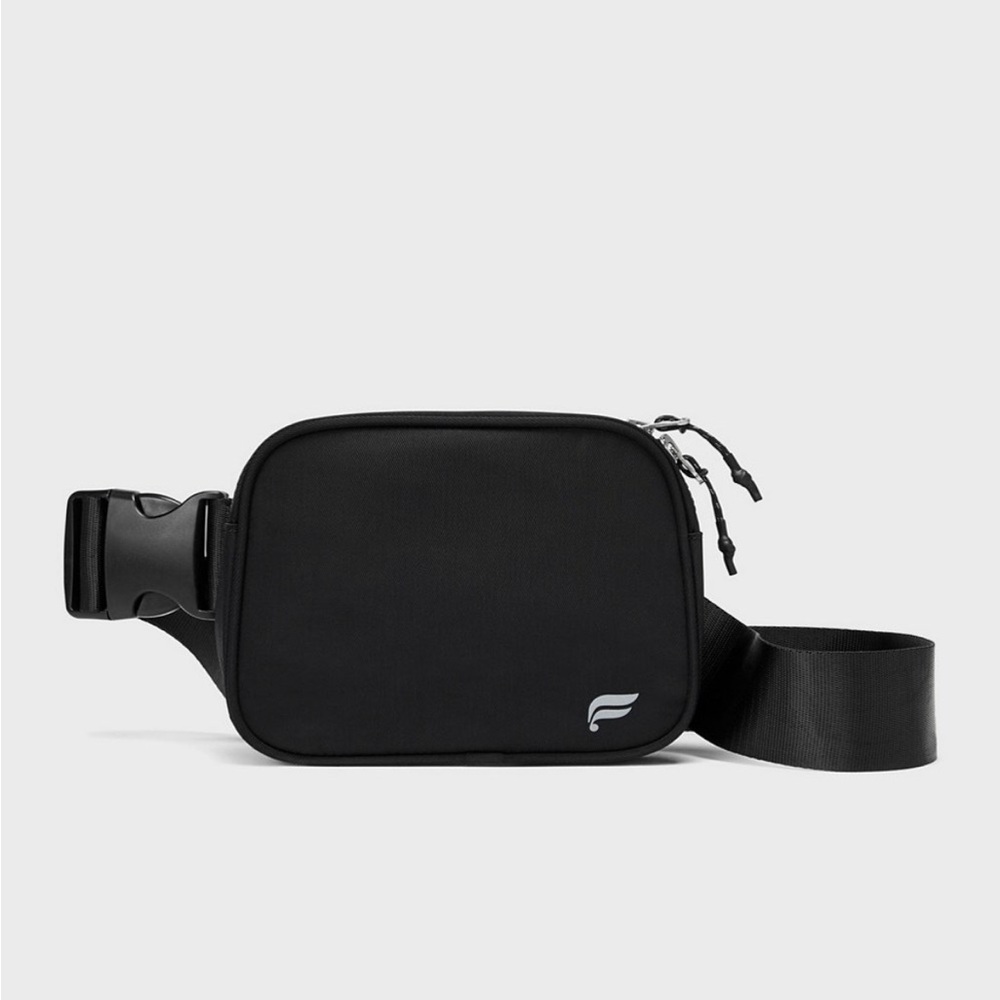 NWT Fabletics The Belt Bag, Black Crossbody Bag